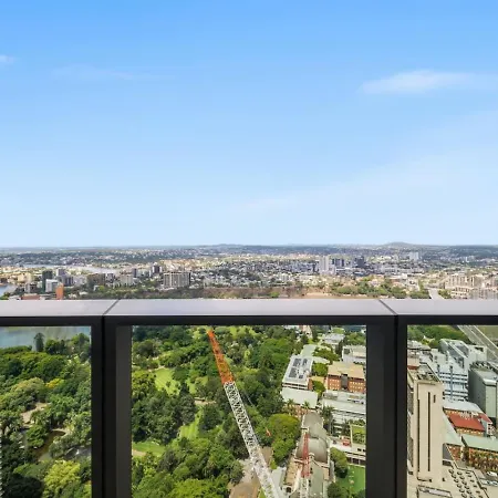 Apartment Level 43 Sweeping Skyline Luxury Designer 1br