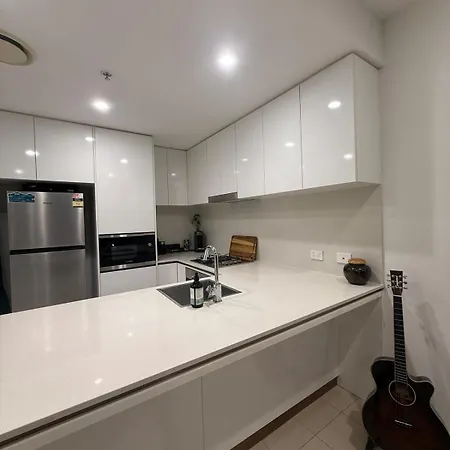 Penthouse-top Floor With Pool & Views *