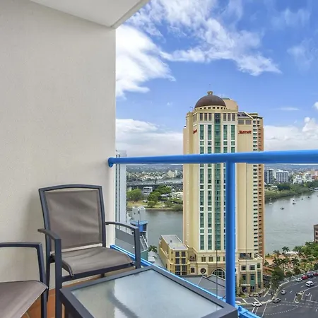 Inviting Family 2br | Cbd | Pool & Gym Apartment Brisbane