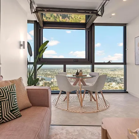 Apartment Queen's Wharf 1br With View, Pool And Free Parking
