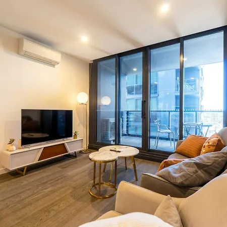 The Valley Edit | Designer Stay, Carpark + Pool - Brisbane