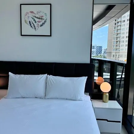 Apartment Spacious 2 Bedroom In The Heart Of Cbd Brisbane