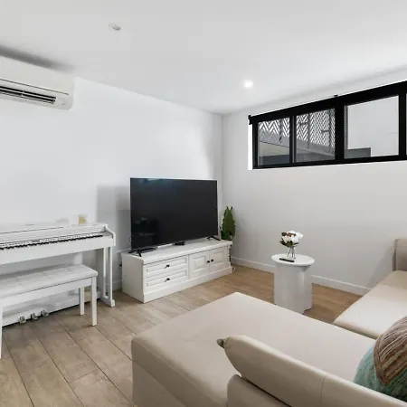 Modern 3br Near Uq, St Lucia Apartment *