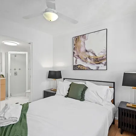 2br With Views, Balcony & Car Park Apartment Brisbane