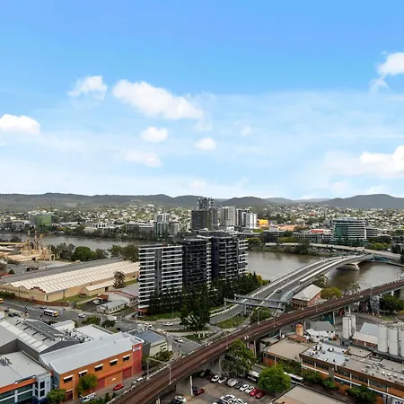 South Bank 1br With Stunning Views And Location Apartment *