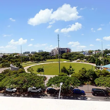 Hamilton Portside Luxe Level 5 Apartment *