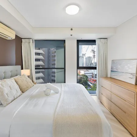 Bridge Views - Sleeps 8 - Cbd - Pool, Gym & Parking Brisbane