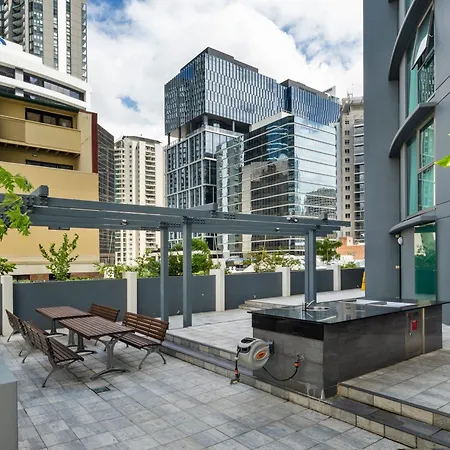 Bridge Views - Sleeps 8 - Cbd - Pool, Gym & Parking Apartment *