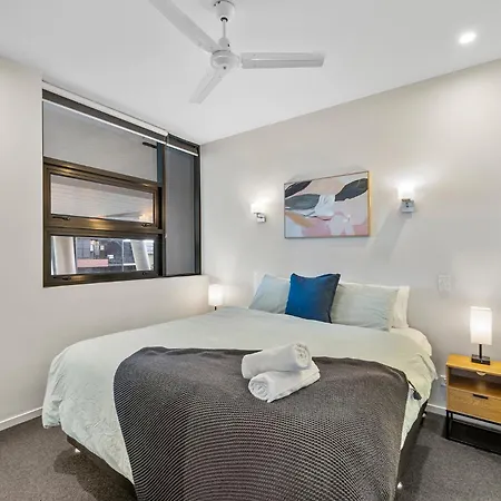 Spacious Luxury 2br Southbank With Parking Apartment