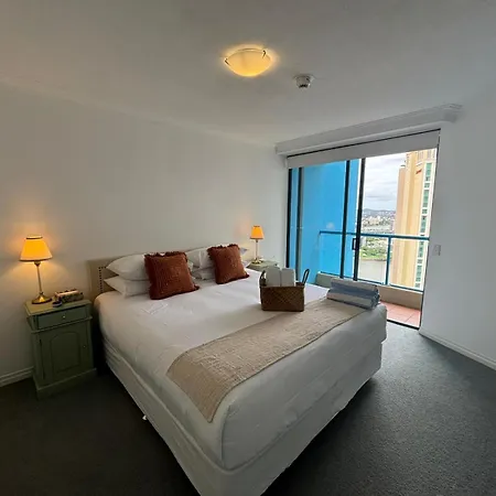 Inviting Family 2br | Cbd | Pool & Gym Apartment Brisbane