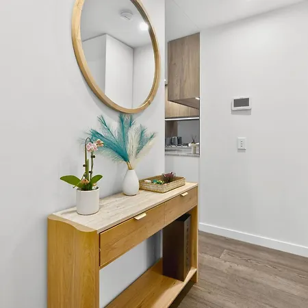Rooftop Pool 2br In The Heart Of The Valley Apartment *