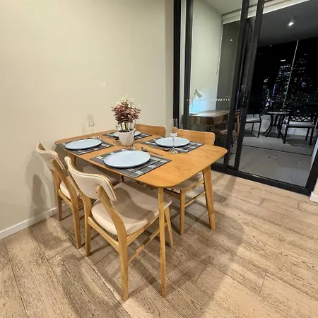 Apartment 27fl River & Views + Balcony, Pool & Parking - *