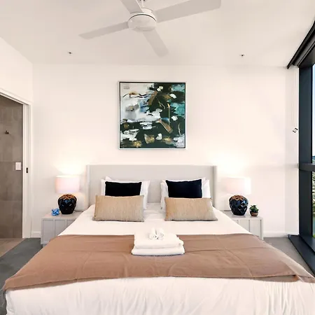 Queens Wharf | Lavish Gem, Majestic View, Parking! Apartment