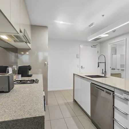 Apartment Hamilton Riverview With Balcony & Pool