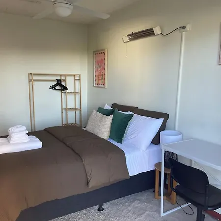 Apartment Large 2 Bed 2 Bath 1 Park Inner Location *