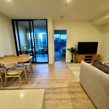 27fl River & Views + Balcony, Pool & Parking - Apartment *