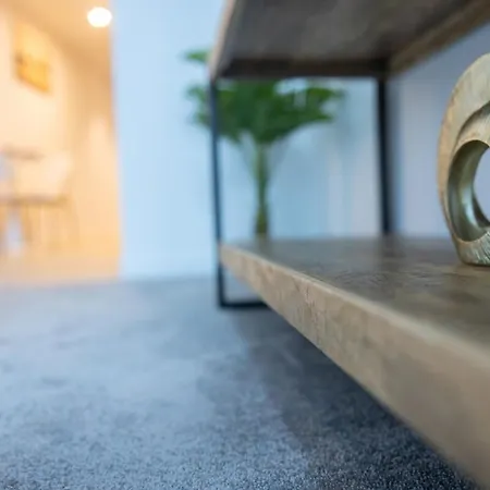 Apartment Stylish Skytower Cbd Getaway - Skyline Pool, Gym, Fast Wi-fi, River Walk, Botanical Gardens