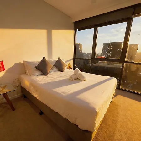 Apartment Hope St Staycation Pool Gym Sauna Parking M30 *