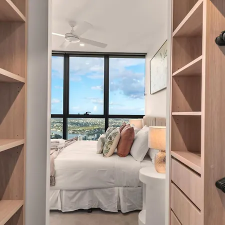 Queen's Wharf 1br With View, Pool And Free Parking Brisbane