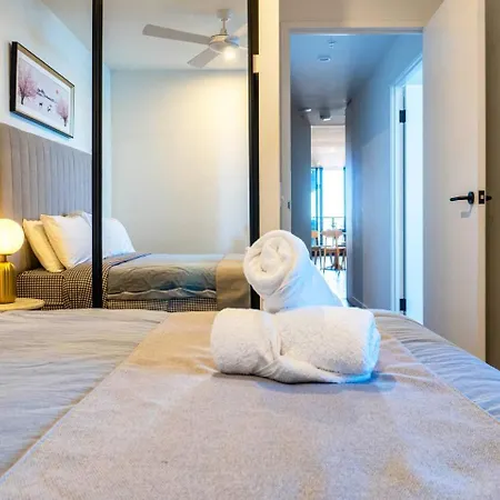 Apartment The Valley Edit | Designer Stay, Carpark + Pool -