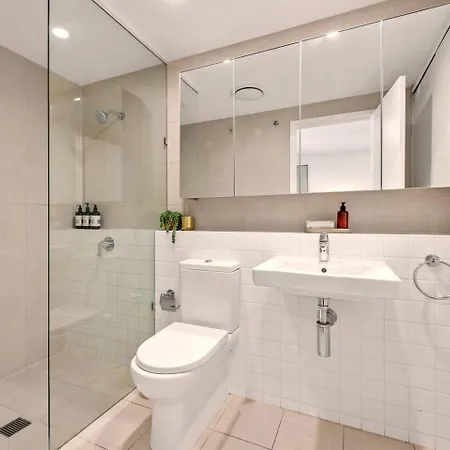 Apartment St Modern 1br Pool Parking *