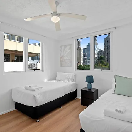 2br With Views, Balcony & Car Park Apartment *