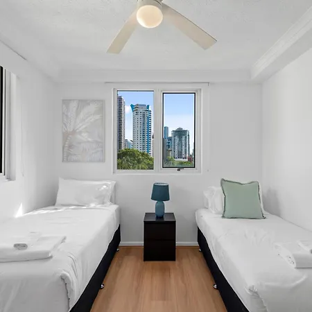 2br With Views, Balcony & Car Park * Brisbane