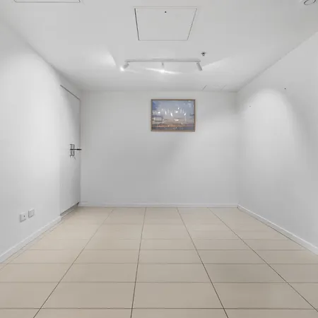 Hamilton Riverview With Balcony & Pool *