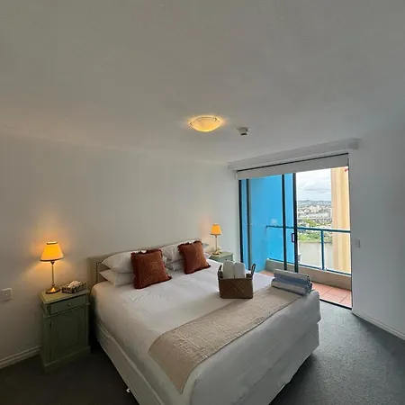 Inviting Family 2br | Cbd | Pool & Gym Brisbane