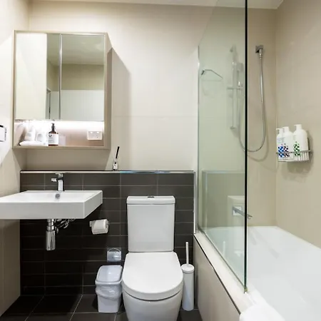 Modern 2br Ducted Ac Parking And Great Location