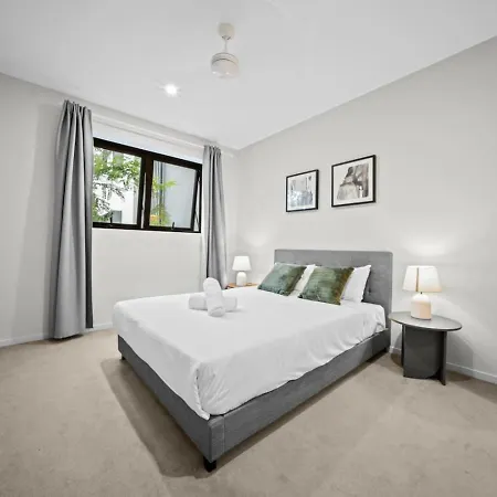 Southside 2br Near Garden And Sunnybank Apartment *