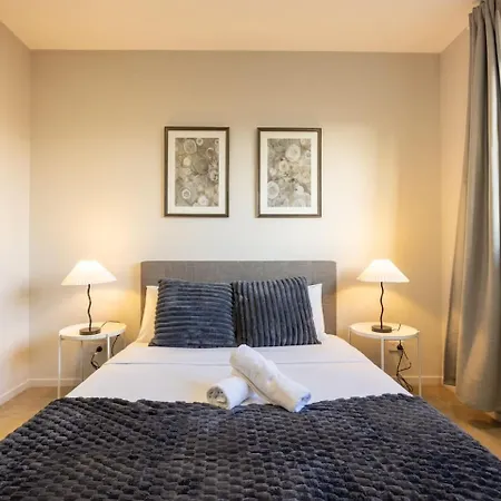 Xl Balcony Stylish 2br Parking Near Food And Shops Apartment *