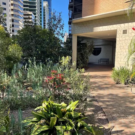 Large 2 Bed 2 Bath 1 Park Inner Location Apartment Brisbane