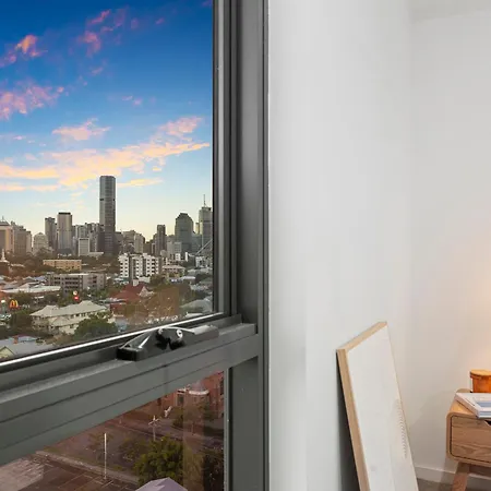 Apartment 12th Floor Stadium View -2br-free Parking-cbd *