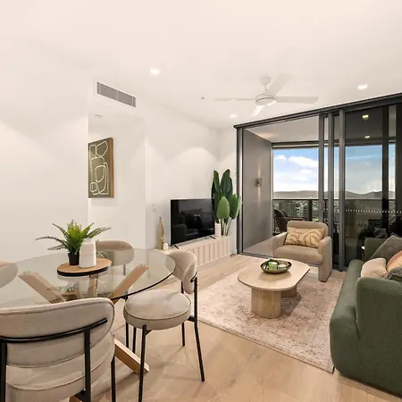 Apartment Queen's Wharf | River Views, Pool & Free Parking