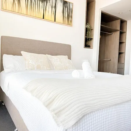 One Sky - Sleep 6 - Pools Cinema Sauna Gym Free Parking