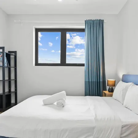 Apartment 2bedroom Balcony Close To The