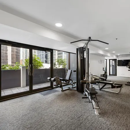 Apartment Bridge Views - Sleeps 8 - Cbd - Pool, Gym & Parking Brisbane