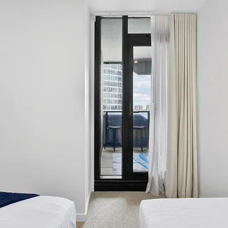 Rooftop Pool 2br In The Heart Of The Valley Brisbane