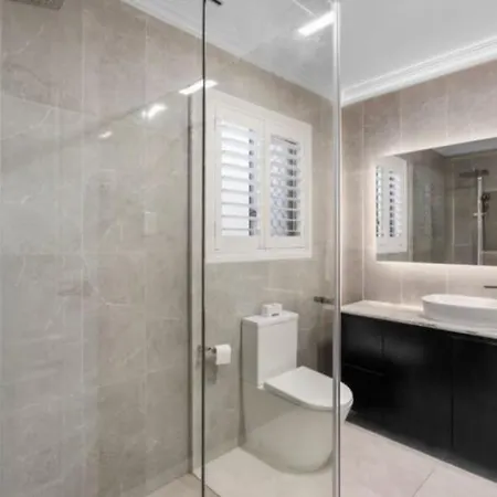 Full Ac 3br With Pool & 3 Parking Spot *