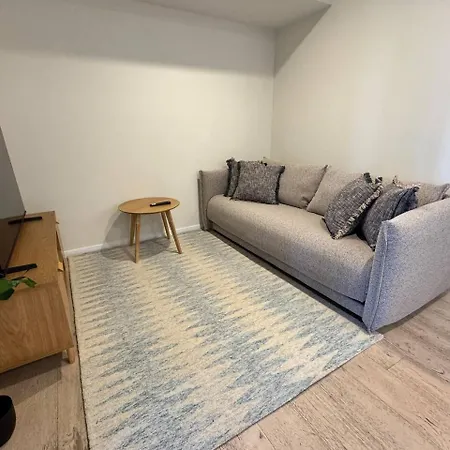 27fl River & Views + Balcony, Pool & Parking -