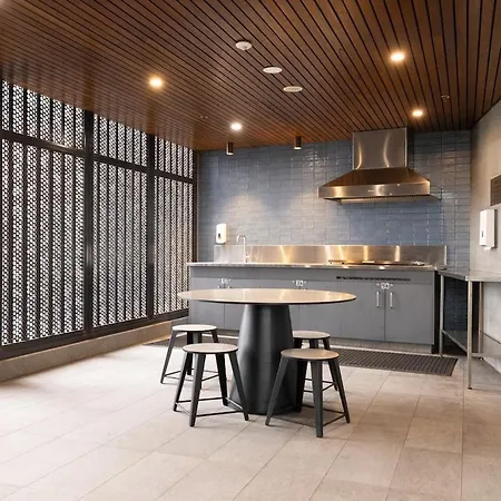 Apartment Stylish Skytower Cbd Getaway - Skyline Pool, Gym, Fast Wi-fi, River Walk, Botanical Gardens Brisbane