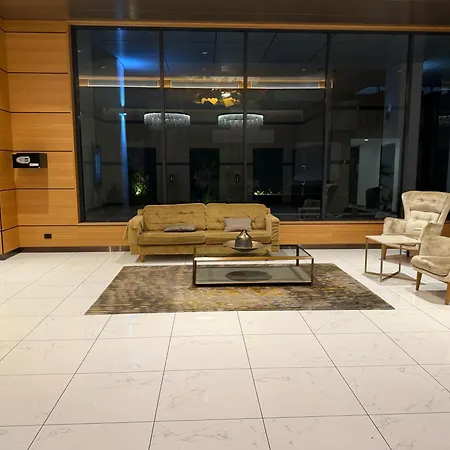 Hope St Staycation Pool Gym Sauna Parking M30 *