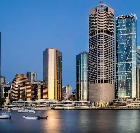 River View Pool Gym Apartment Brisbane