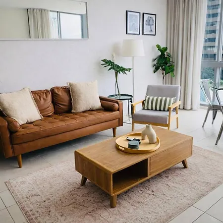 Apartment Alex Perry | 2br Escape + Pool, Gym & Free Parking *