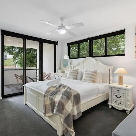 Modern 3br Near Uq, St Lucia Apartment