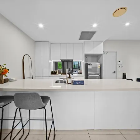 Southside 2br Near Garden And Sunnybank Apartment *