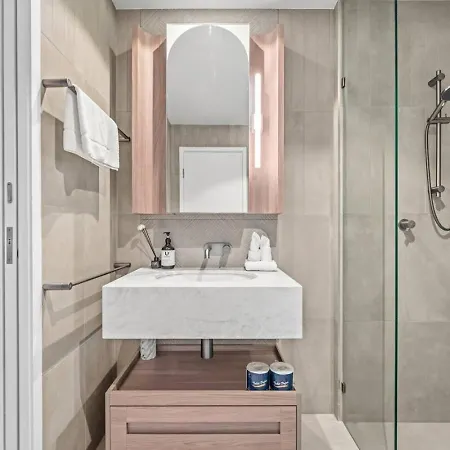 Luxury 54f Skyline Iconic Queens Wharf 1br * Brisbane