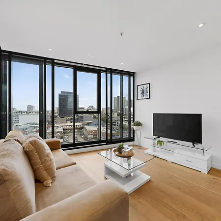 Alfred Street Retreat 2Br Parking Pool & Gym *