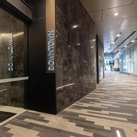 Stylish Skytower Cbd Getaway - Skyline Pool, Gym, Fast Wi-fi, River Walk, Botanical Gardens Apartment *